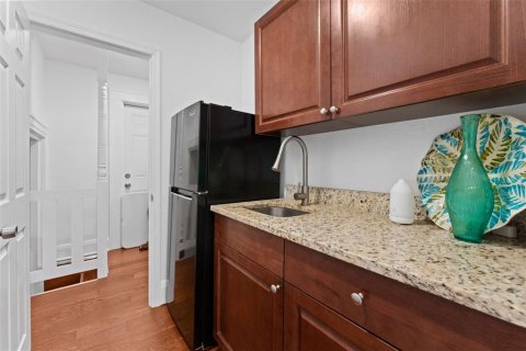 House in Saint Petersburg, Florida 6 bedrooms, 283.54 sq.m. № 1751968 - photo 25