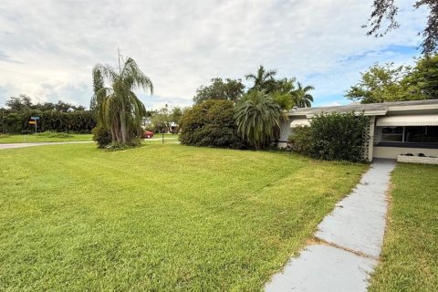 Casa en venta en Fort Myers, Florida, 2 dormitorios, 136.38 m2 № 1876207 - foto 1