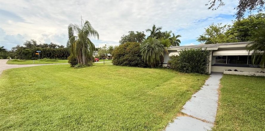 Casa en Fort Myers, Florida 2 dormitorios, 136.38 m2 № 1876207