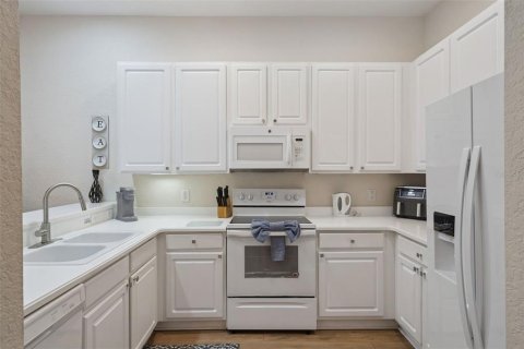 Condo in Davenport, Florida, 3 bedrooms № 2198605 - photo 10