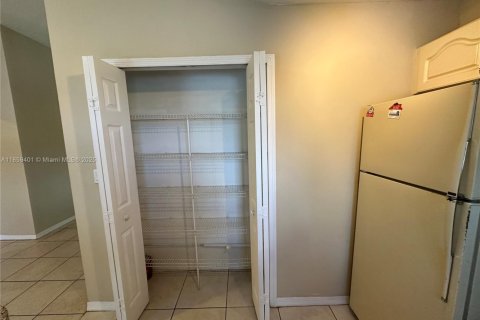 Condominio en alquiler en Homestead, Florida, 3 dormitorios, 95.13 m2 № 1960650 - foto 4