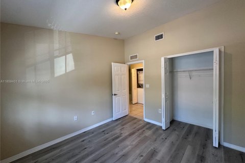 Condominio en alquiler en Homestead, Florida, 3 dormitorios, 95.13 m2 № 1960650 - foto 15