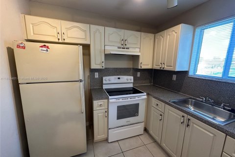 Condominio en alquiler en Homestead, Florida, 3 dormitorios, 95.13 m2 № 1960650 - foto 5