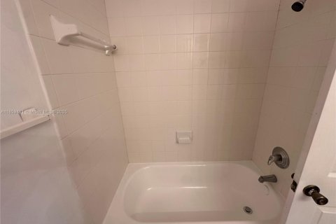 Condominio en alquiler en Homestead, Florida, 3 dormitorios, 95.13 m2 № 1960650 - foto 9