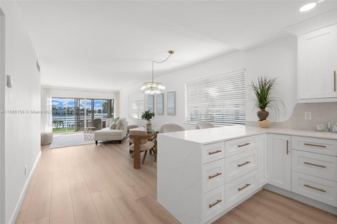 Condominio en venta en Delray Beach, Florida, 2 dormitorios, 92.9 m2 № 1932348 - foto 2