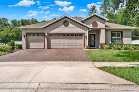 House in DeLand, Florida 4 bedrooms, 260.5 sq.m. № 2217865