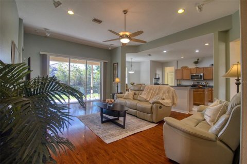 House in Dunedin, Florida 4 bedrooms, 235.23 sq.m. № 2396254 - photo 4