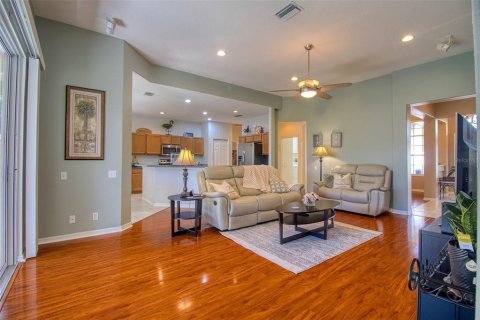 House in Dunedin, Florida 4 bedrooms, 235.23 sq.m. № 2396254 - photo 12