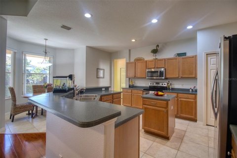 House in Dunedin, Florida 4 bedrooms, 235.23 sq.m. № 2396254 - photo 16