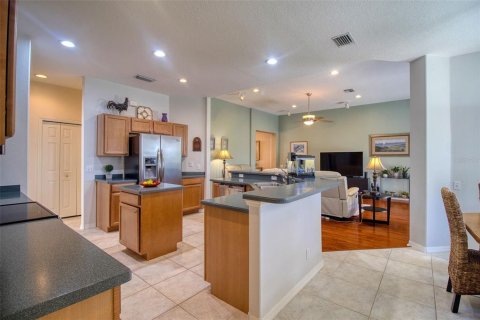 House in Dunedin, Florida 4 bedrooms, 235.23 sq.m. № 2396254 - photo 18