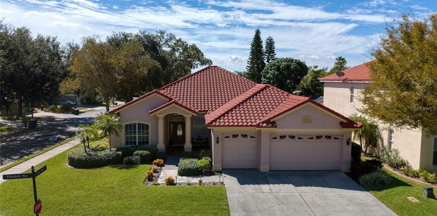 House in Dunedin, Florida 4 bedrooms, 235.23 sq.m. № 2396254