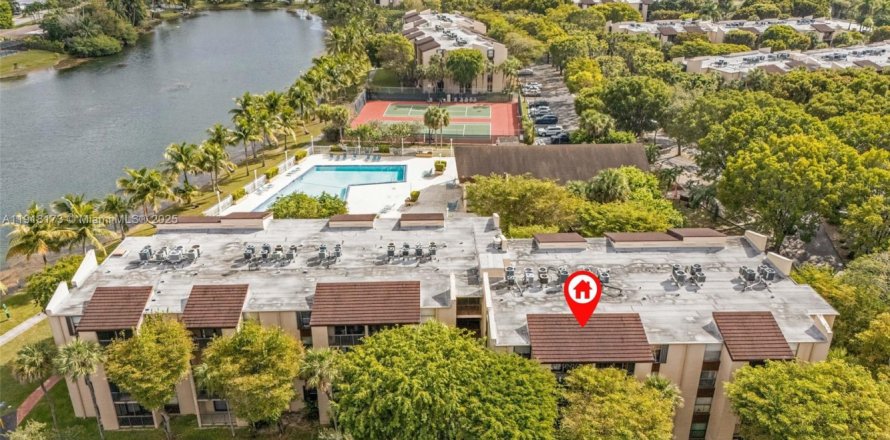 Кондоминиум с 1 спальней в Майами, Флорида № 1974480