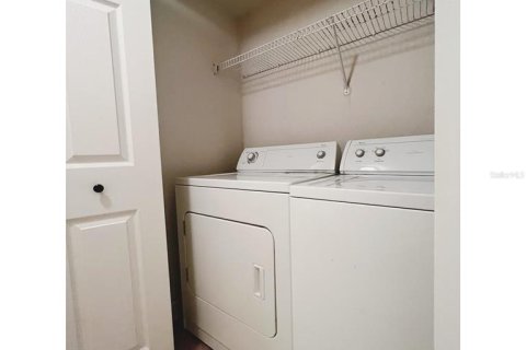 Condo in Orlando, Florida, 1 bedroom  № 2195150 - photo 11