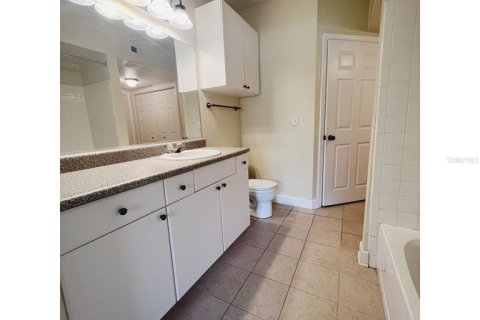 Condo in Orlando, Florida, 1 bedroom  № 2195150 - photo 14