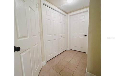Condo in Orlando, Florida, 1 bedroom  № 2195150 - photo 10