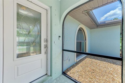Casa en venta en Port Charlotte, Florida, 3 dormitorios, 134.34 m2 № 1917974 - foto 4