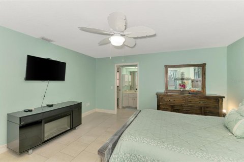 Casa en venta en Port Charlotte, Florida, 3 dormitorios, 134.34 m2 № 1917974 - foto 24