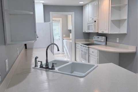 Townhouse in Sarasota, Florida 3 bedrooms, 155.43 sq.m. № 2209882 - photo 7