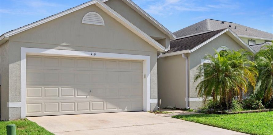 House in Sanford, Florida 3 bedrooms, 174.1 sq.m. № 1914588