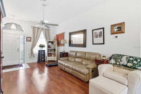 House in New Port Richey, Florida 2 bedrooms, 107.86 sq.m. № 2105184 - photo 3