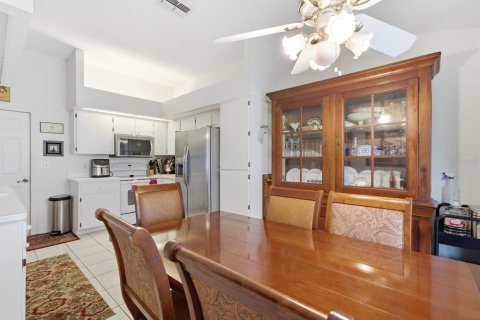 House in New Port Richey, Florida 2 bedrooms, 107.86 sq.m. № 2105184 - photo 10