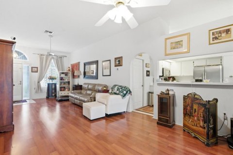 House in New Port Richey, Florida 2 bedrooms, 107.86 sq.m. № 2105184 - photo 6