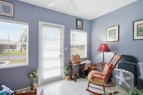 House in New Port Richey, Florida 2 bedrooms, 107.86 sq.m. № 2105184 - photo 11