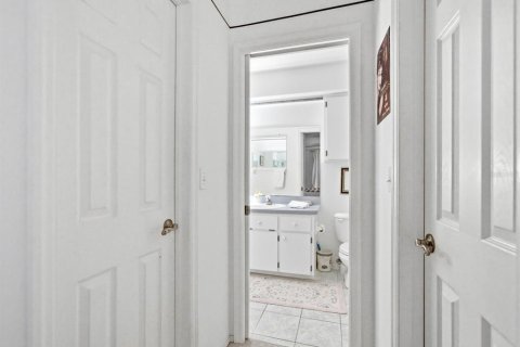 House in New Port Richey, Florida 2 bedrooms, 107.86 sq.m. № 2105184 - photo 15