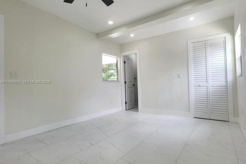 House in Pembroke Pines, Florida 5 bedrooms, 195.09 sq.m. № 2056486 - photo 9
