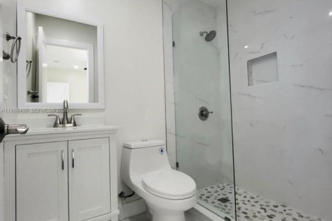 House in Pembroke Pines, Florida 5 bedrooms, 195.09 sq.m. № 2056486 - photo 7