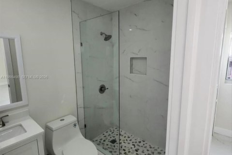 House in Pembroke Pines, Florida 5 bedrooms, 195.09 sq.m. № 2056486 - photo 4