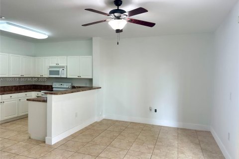 Adosado en alquiler en Homestead, Florida, 3 dormitorios, 141.49 m2 № 1989632 - foto 4