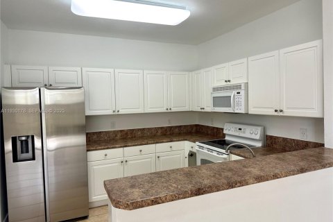 Adosado en alquiler en Homestead, Florida, 3 dormitorios, 141.49 m2 № 1989632 - foto 3