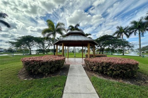 Adosado en alquiler en Homestead, Florida, 3 dormitorios, 141.49 m2 № 1989632 - foto 17