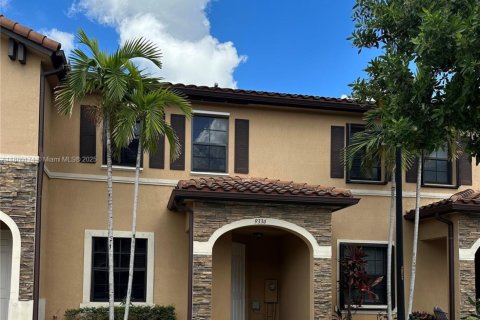 Villa ou maison à louer à Hialeah, Floride: 3 chambres, 154.96 m2 № 1928856 - photo 1