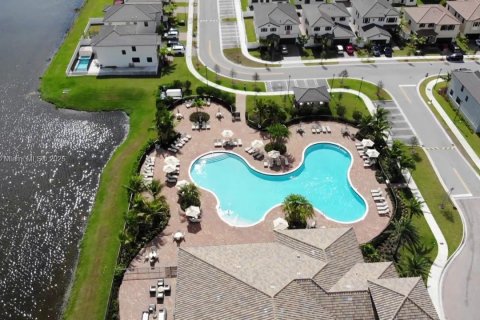 Villa ou maison à louer à Hialeah, Floride: 3 chambres, 154.96 m2 № 1928856 - photo 21