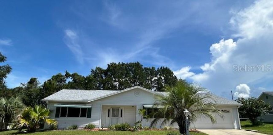 House in Ocala, Florida 3 bedrooms, 179.02 sq.m. № 1886313
