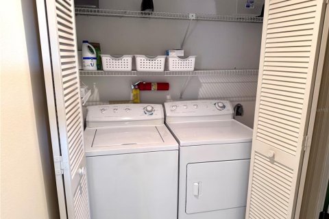Condo in Bradenton, Florida, 2 bedrooms  № 1813120 - photo 17