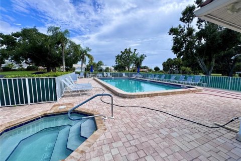 Condo in Bradenton, Florida, 2 bedrooms  № 1813120 - photo 22