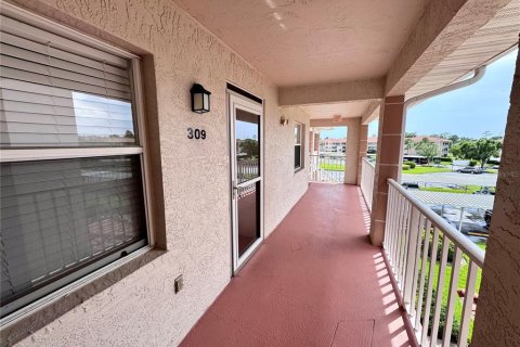 Condo in Bradenton, Florida, 2 bedrooms  № 1813120 - photo 3