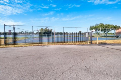 Apartamento en alquiler en Miami, Florida, 3 dormitorios, 100.8 m2 № 1948811 - foto 4