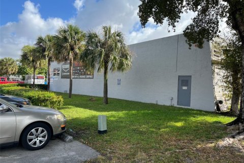 Immobilier commercial à vendre à Doral, Floride № 1985655 - photo 12