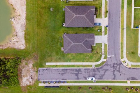 House in Zephyrhills, Florida 3 bedrooms, 157.47 sq.m. № 2225459 - photo 5