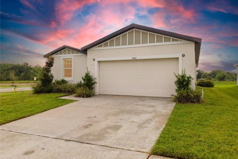 House in Zephyrhills, Florida 3 bedrooms, 157.47 sq.m. № 2225459 - photo 7