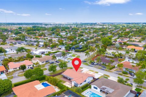 Villa ou maison à vendre à Miami, Floride: 3 chambres, 212.65 m2 № 1974281 - photo 11