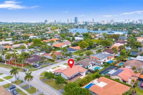 Villa ou maison à vendre à Miami, Floride: 3 chambres, 212.65 m2 № 1974281 - photo 7