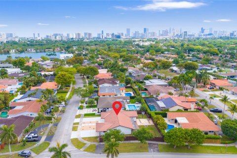 Villa ou maison à vendre à Miami, Floride: 3 chambres, 212.65 m2 № 1974281 - photo 8