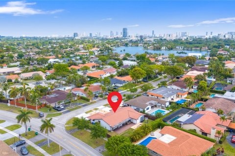 Villa ou maison à vendre à Miami, Floride: 3 chambres, 212.65 m2 № 1974281 - photo 9