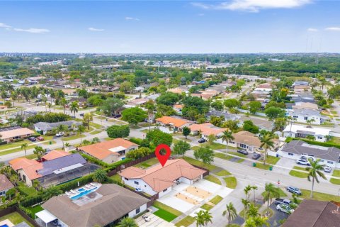 Villa ou maison à vendre à Miami, Floride: 3 chambres, 212.65 m2 № 1974281 - photo 12