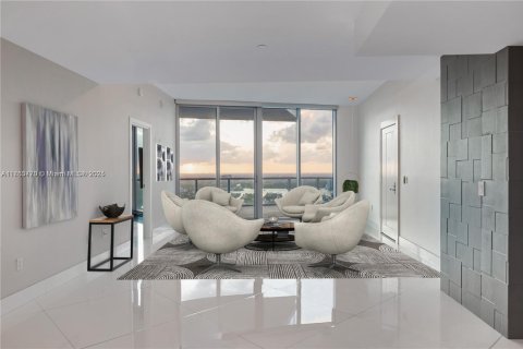 Copropriété à vendre à Sunny Isles Beach, Floride: 4 chambres, 384.71 m2 № 1985258 - photo 4